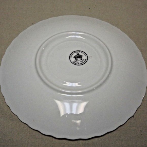 Royal Dover Bone China England Red Roses Pattern Tea Cup and Saucer - Picture 6 of 14